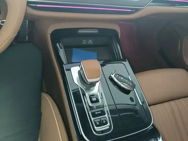 Hongqi H9 — Фото автомобиля 13