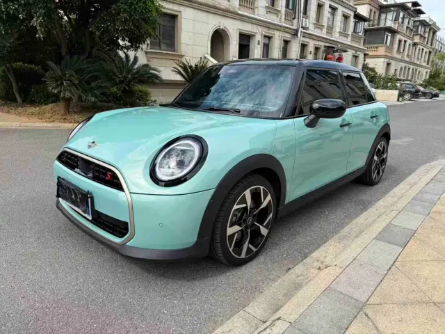 Фотография автомобиля — MINI Hatch