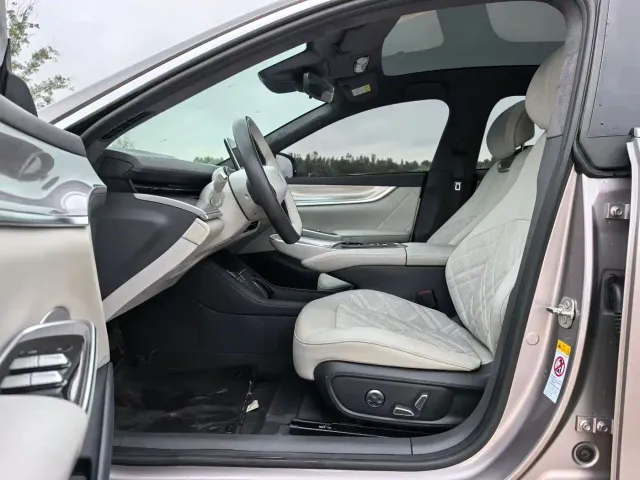 Changan Qiyuan A07 — Фото автомобиля 4