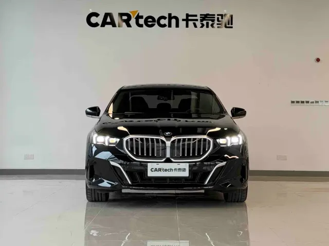 BMW 5 Series — Фото автомобиля 2