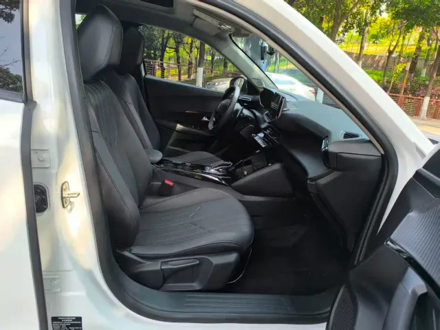 Peugeot 2008 — Фото автомобиля 11