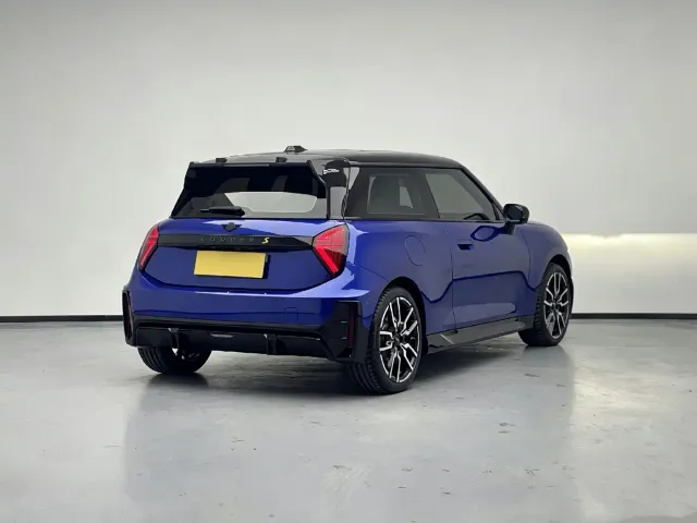 MINI Cooper — Фото автомобиля 3
