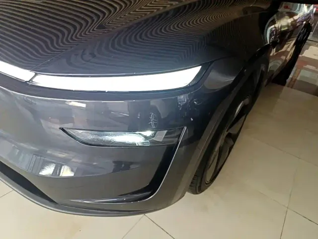 Tesla Model Y — Фото автомобиля 23