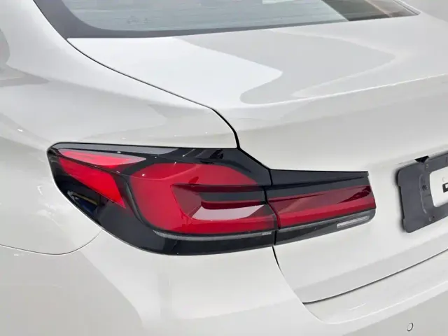 BMW 5 Series — Фото автомобиля 20