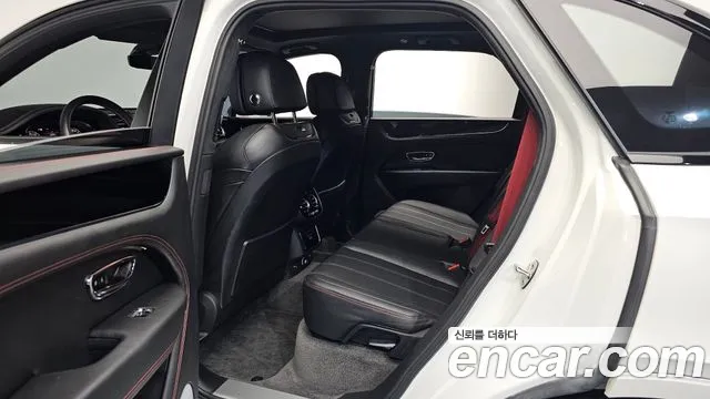 Bentley Bentayga Bentayga 4.0 V8 Base — Фото автомобиля 10