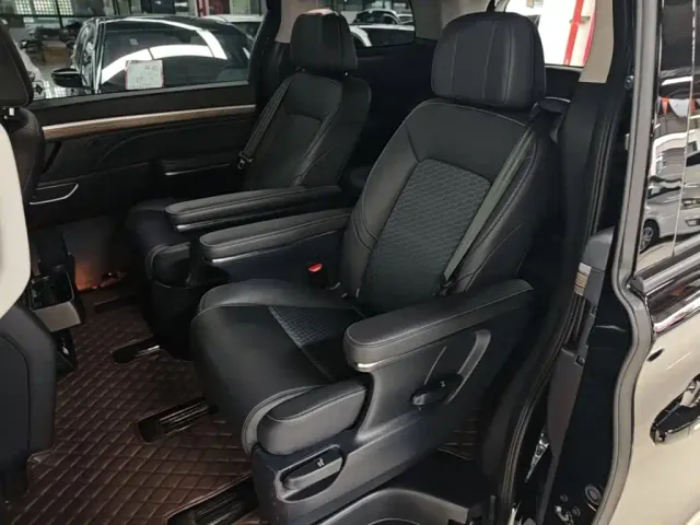 GAC Trumpchi M8 — Фото автомобиля 16