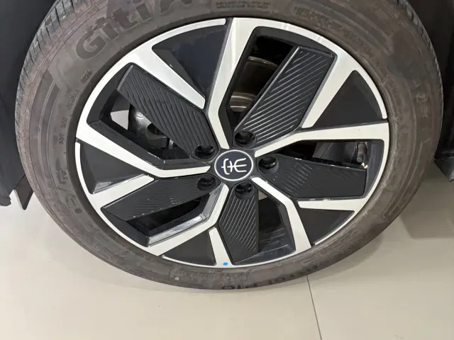 BYD Song L DM-i — Фото автомобиля 4