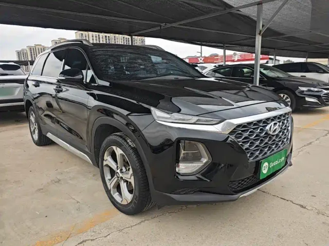 Hyundai Santa Fe — Фото автомобиля 3