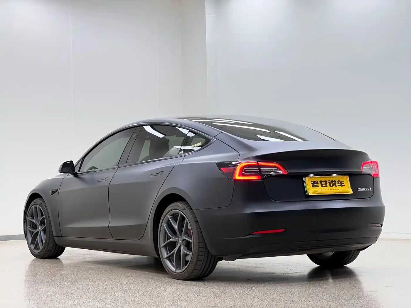 Tesla Model 3 2022 Performance High-Performance AWD — Фото автомобиля 5