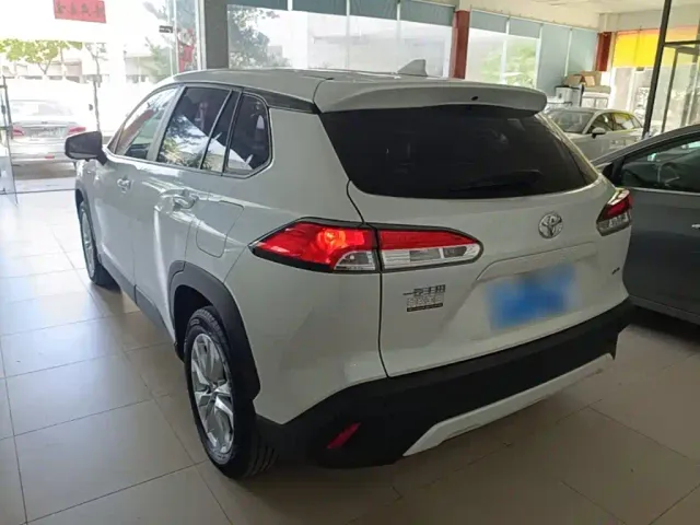Toyota Corolla Cross — Фото автомобиля 4