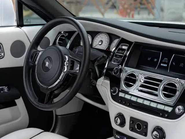 Rolls-Royce Wraith — Фото автомобиля 11