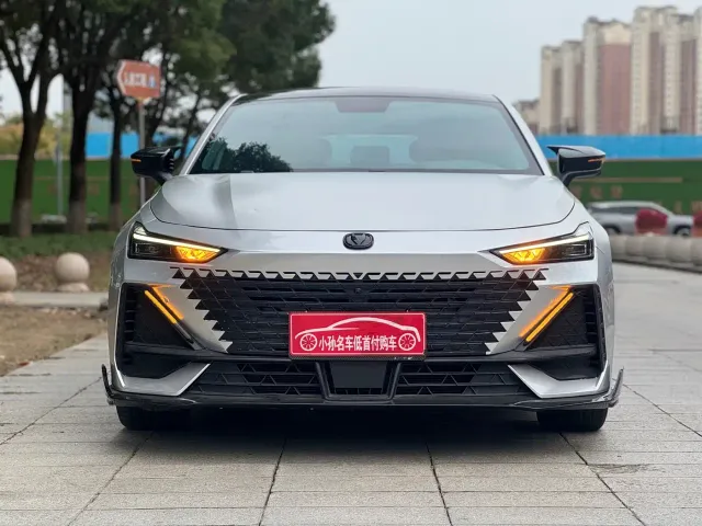 Фотография автомобиля — Changan UNI-V