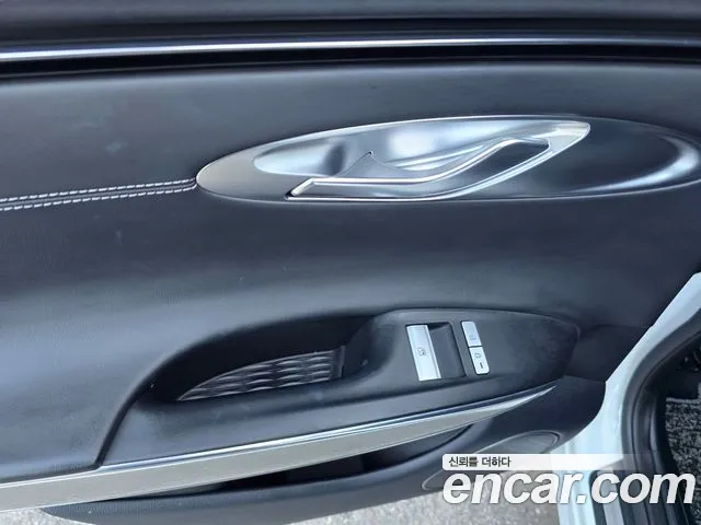 Genesis GV70 — Фото автомобиля 8