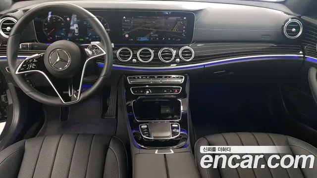 Mercedes-Benz E-Class — Фото автомобиля 7