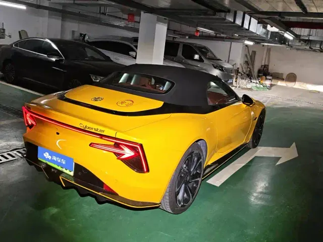 MG MG Cyberster 2024 520km Legend AWD Red Canopy Edition — Фото автомобиля 3
