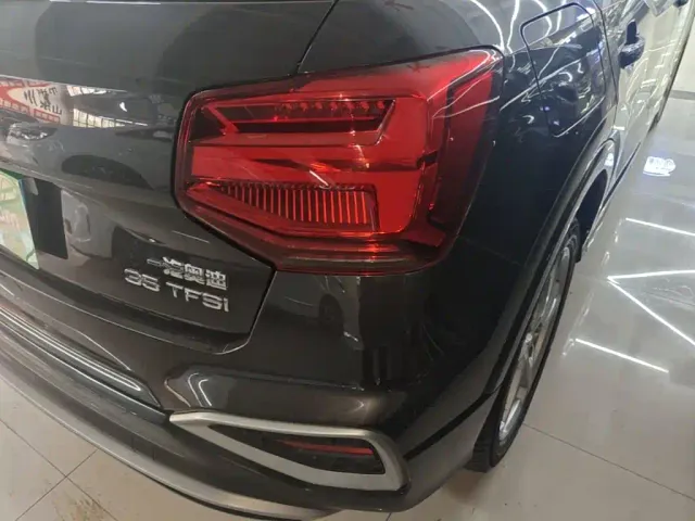 Audi Q2L — Фото автомобиля 7