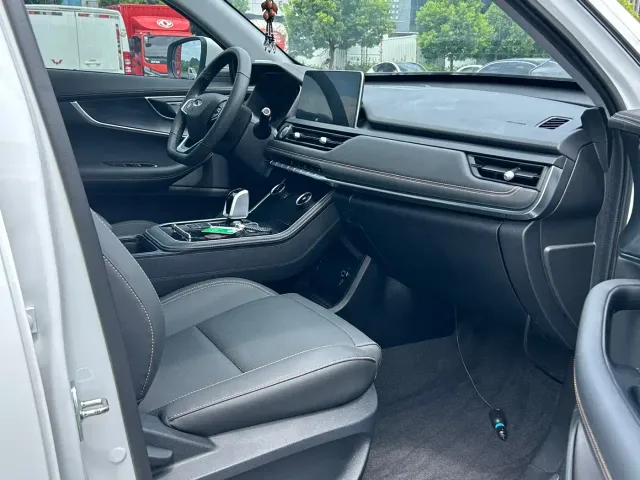 Chery Tiggo 8 — Фото автомобиля 12
