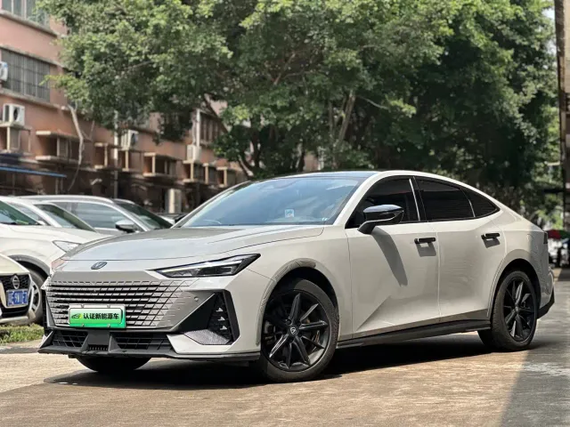 Фотография автомобиля — Changan UNI-V