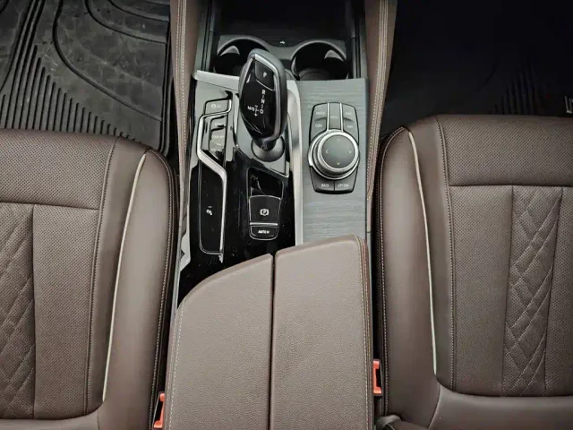 BMW 5 Series — Фото автомобиля 12