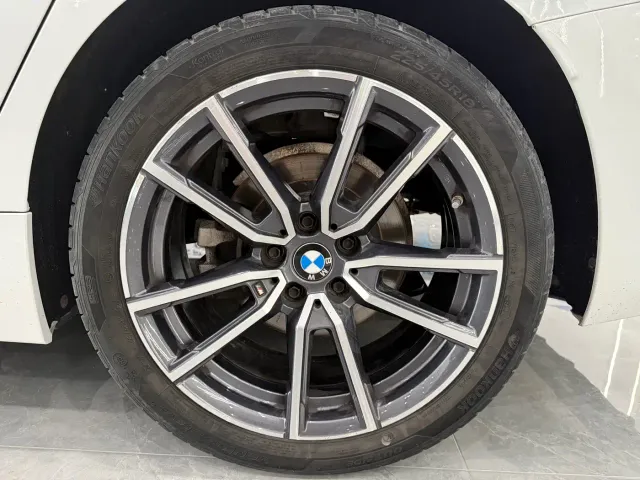 BMW BMW 3 Series 2023 320Li M Sport Package — Фото автомобиля 7
