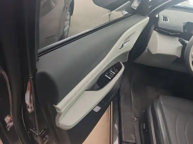 Changan Changan UNI-Z New Energy 2024 Blue Whale iDD 125km Surpassing Edition — Фото автомобиля 7
