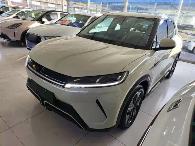 Фотография автомобиля — BYD Yuan UP