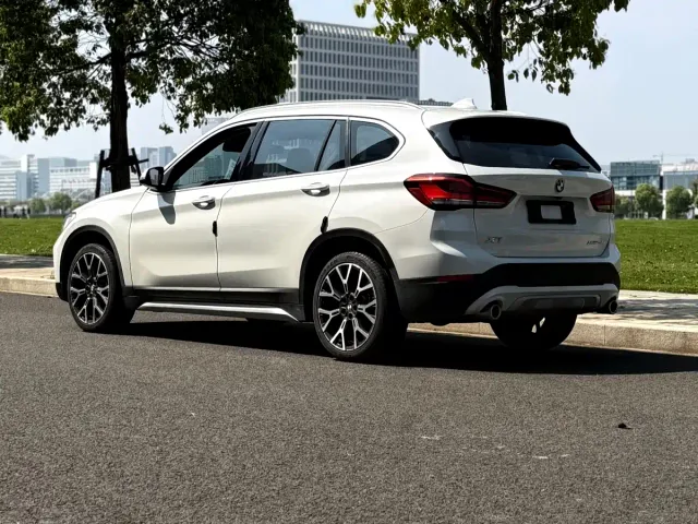 BMW X1 — Фото автомобиля 4