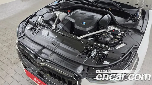 BMW 5-Series — Фото автомобиля 6