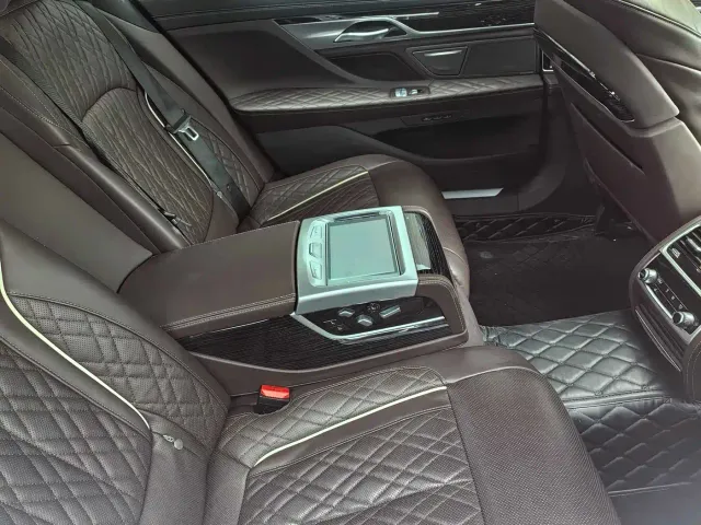 BMW 7 Series — Фото автомобиля 4