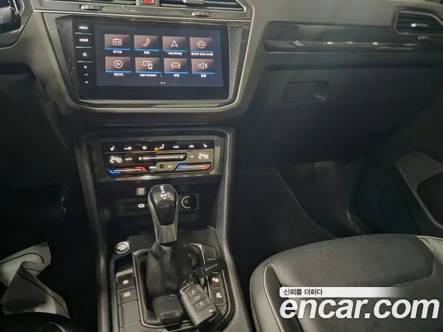Volkswagen Tiguan — Фото автомобиля 10