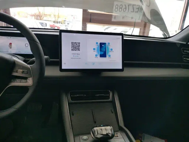 BYD Qin L — Фото автомобиля 12