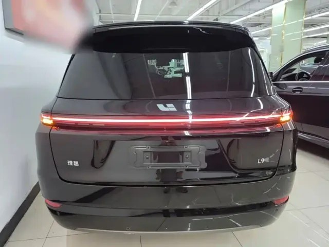 Li Auto L9 — Фото автомобиля 5