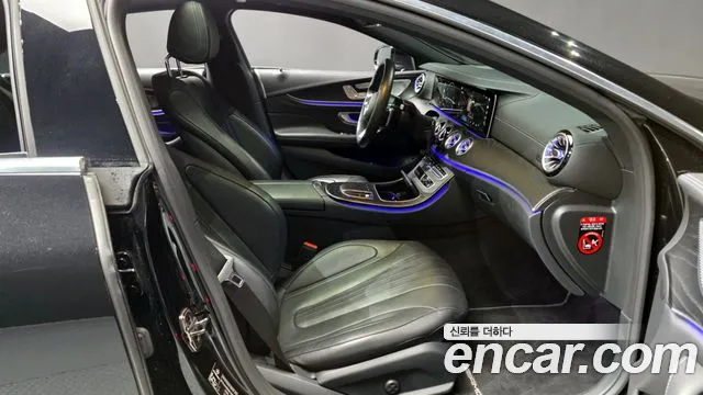 Mercedes-Benz CLS-Class — Фото автомобиля 11