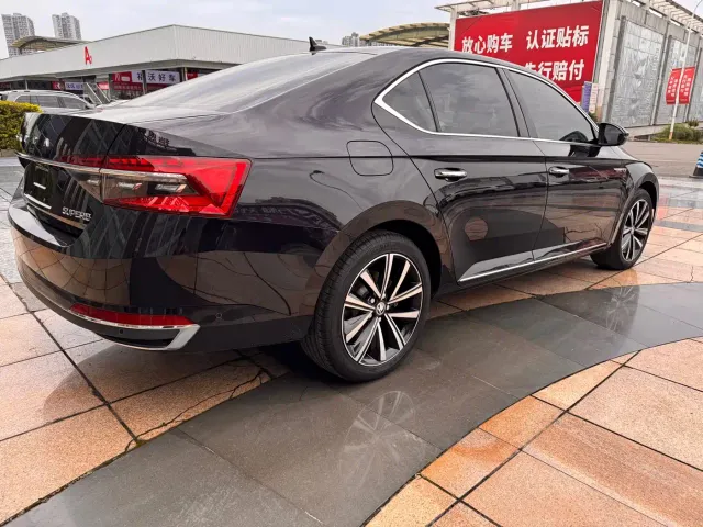 Skoda Superb — Фото автомобиля 6