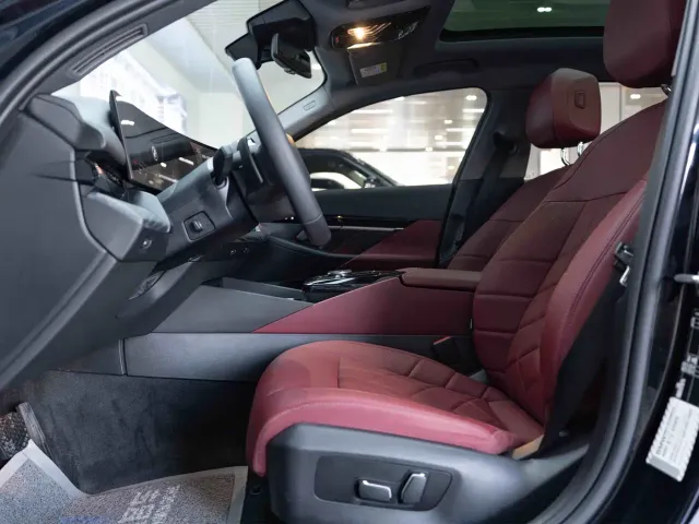 BMW 5 Series — Фото автомобиля 16