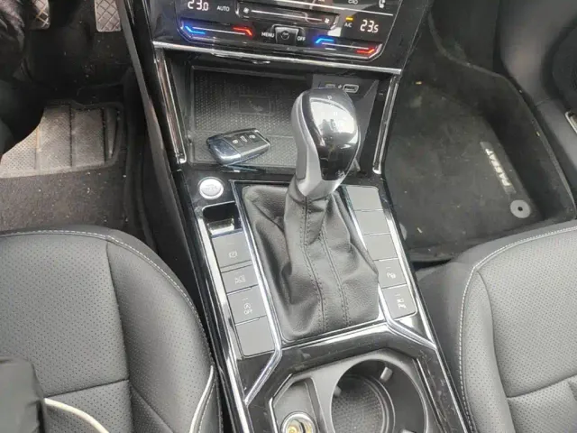 Volkswagen Passat — Фото автомобиля 13