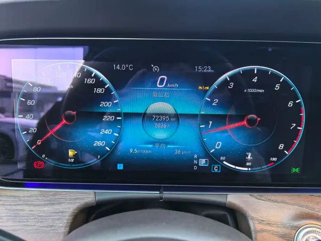 Mercedes-Benz E-Class — Фото автомобиля 9