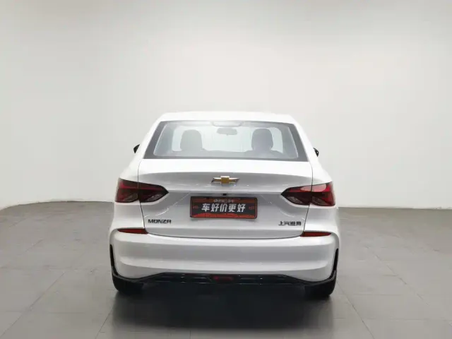 Chevrolet Monza — Фото автомобиля 4