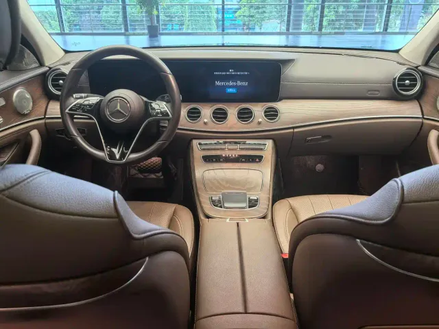 Mercedes-Benz E-Class — Фото автомобиля 11