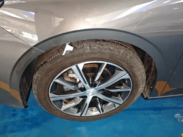Geely Emgrand — Фото автомобиля 22