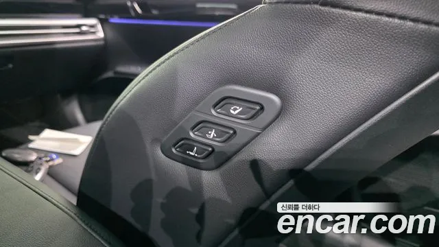 Hyundai Grandeur GN7 — Фото автомобиля 30