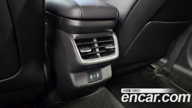 Hyundai Grandeur Grandeur (GN7) 2.5 Бензин 2WD — Фото автомобиля 30