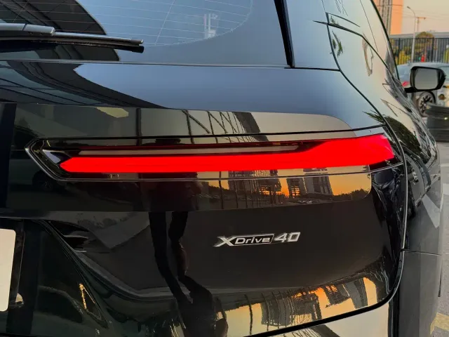 BMW BMW iX 2022 xDrive40 — Фото автомобиля 26