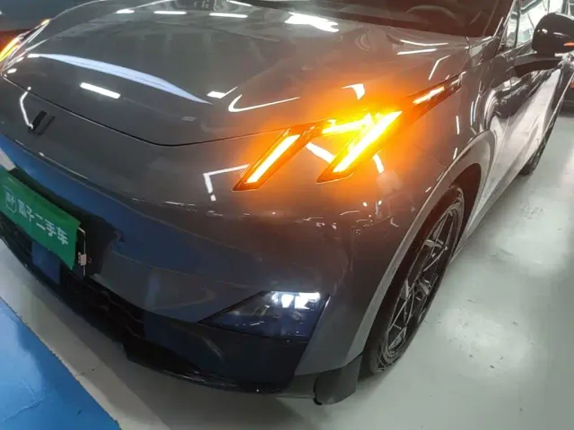 Lynk & Co Z20 — Фото автомобиля 23