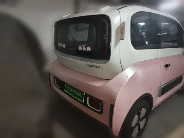 Baojun KiWi EV — Фото автомобиля 3