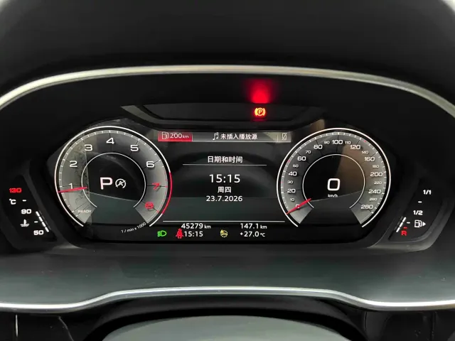Audi Q3 — Фото автомобиля 10