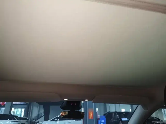 Tesla Model Y — Фото автомобиля 17
