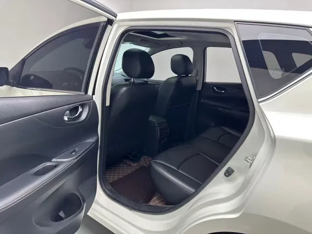 Nissan Tiida — Фото автомобиля 6