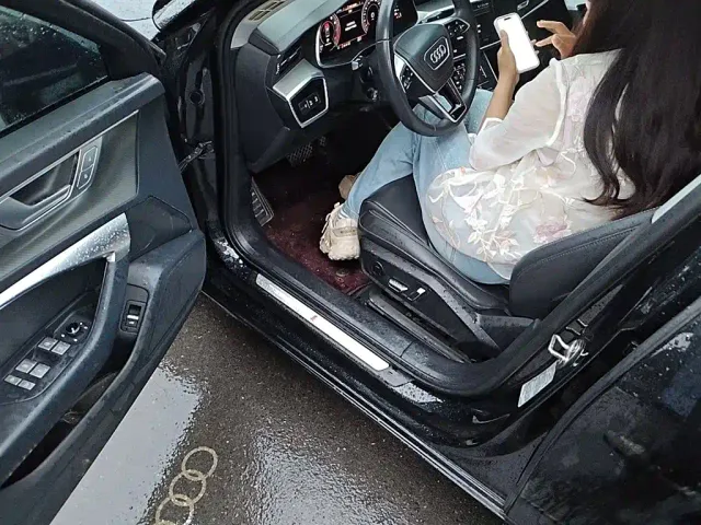 Audi A6L — Фото автомобиля 12