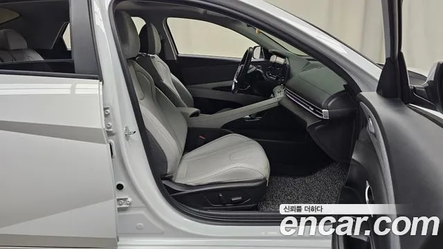 Hyundai AVANTE Avante (CN7) — Фото автомобиля 26